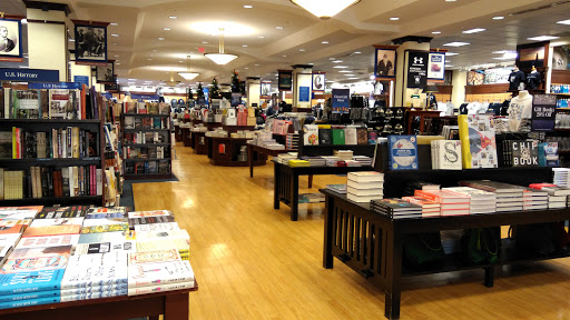 Book Store «Yale University Bookstore», reviews and photos, 77 Broadway, New Haven, CT 06511, USA