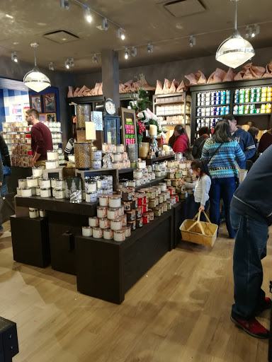 Beauty Supply Store «Bath & Body Works», reviews and photos, 2862 Town Center Blvd, Crestview Hills, KY 41017, USA