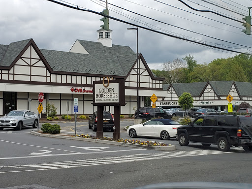 Shopping Mall «Golden Horseshoe Shopping Center», reviews and photos, 1088 Wilmot Rd, Scarsdale, NY 10583, USA