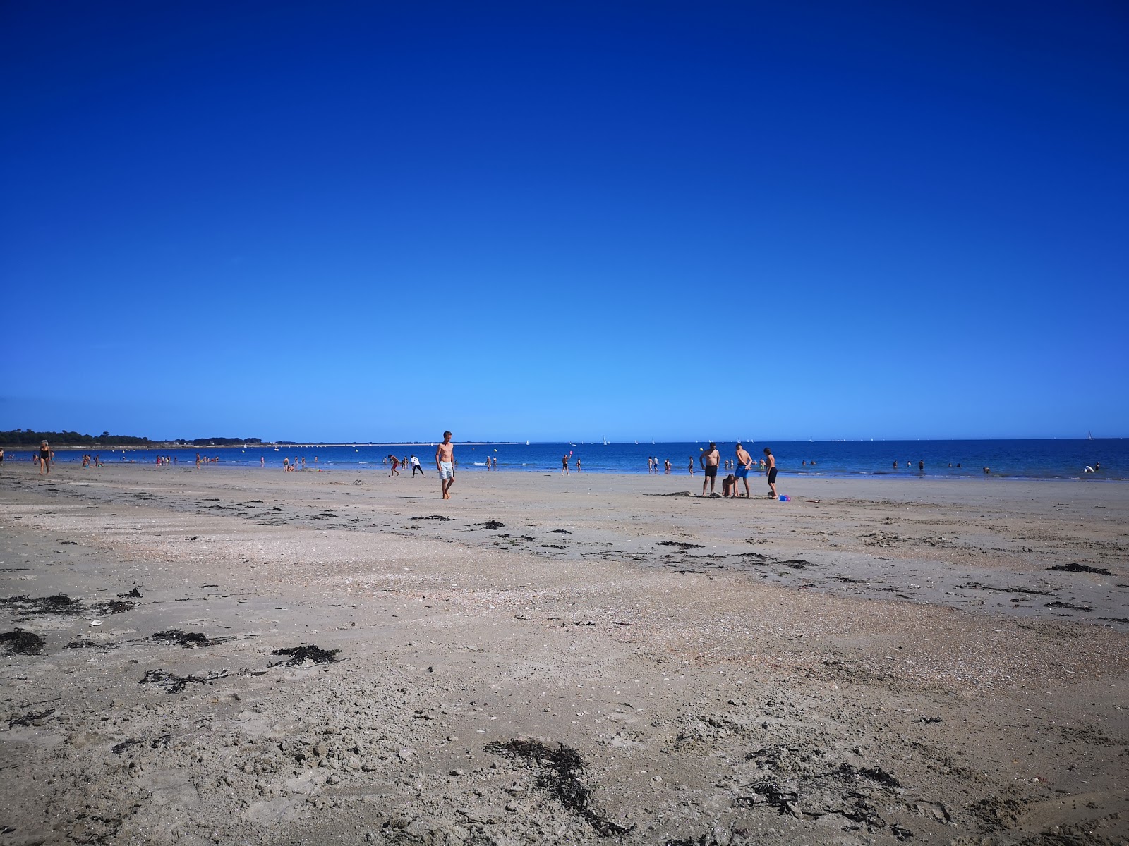 Plage de Kermor'in fotoğrafı - rahatlamayı sevenler arasında popüler bir yer