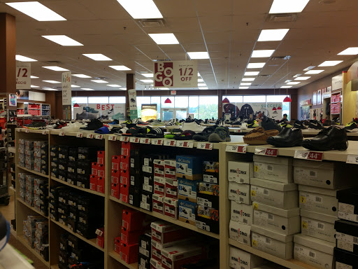 Shoe Store «Famous Footwear», reviews and photos, 1290 E Ireland Rd, South Bend, IN 46614, USA