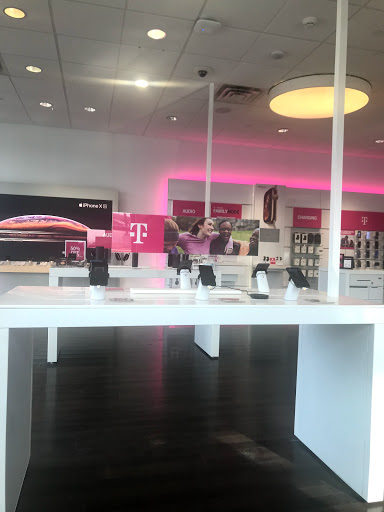 Cell Phone Store «T-Mobile», reviews and photos, 140 New Moriches Rd, Lake Grove, NY 11755, USA