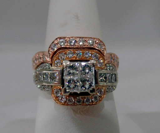 Jewelry Store «Bella Jewelry», reviews and photos, 23 N Broadway, Aurora, IL 60505, USA