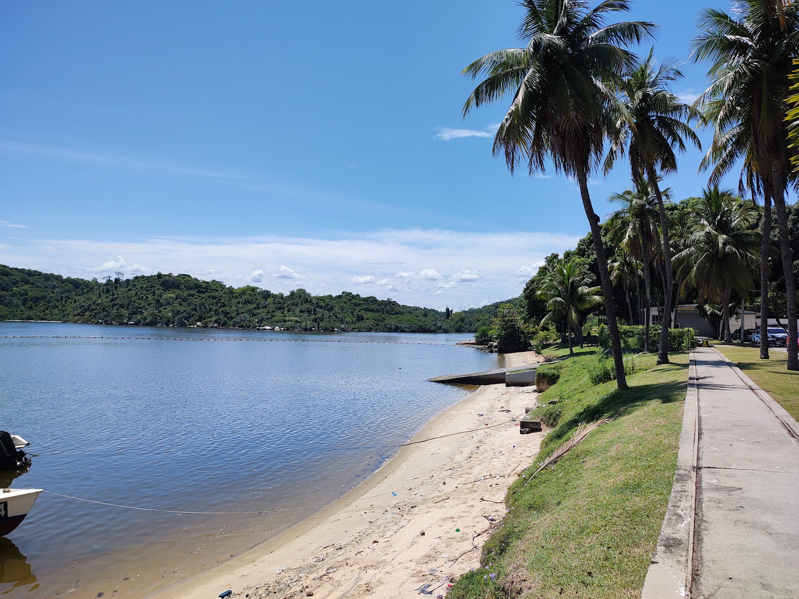 Foto di Praia do Saco do Pinhao con una superficie del sabbia beige