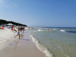 Foto de Debki Beach com linha costeira longa e reta