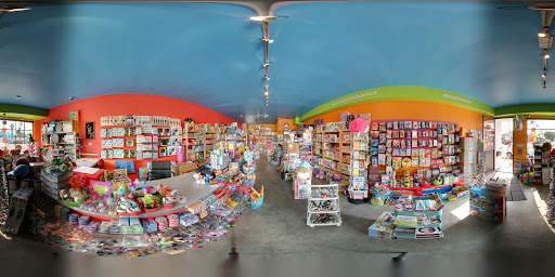 Huzzah Toys image