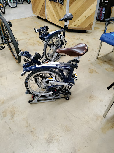 Bicycle Store «Cosmic Bikes Inc.», reviews and photos, 4641 N Milwaukee Ave, Chicago, IL 60630, USA