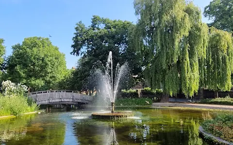 Clapton Pond image