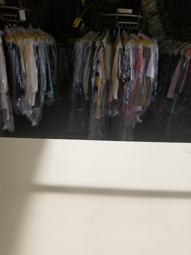 Dry Cleaner «University Dry Cleaners», reviews and photos, 4704 Cass Ave, Detroit, MI 48201, USA