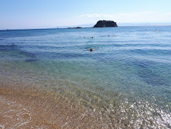 Photo de Troulos beach protégé par des falaises
