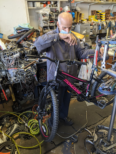 Bicycle Store «Lynbrook Bicycles», reviews and photos, 224 Merrick Rd, Lynbrook, NY 11563, USA