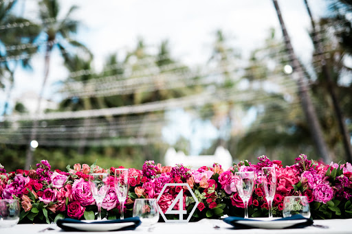 Stores to buy tulips Honolulu