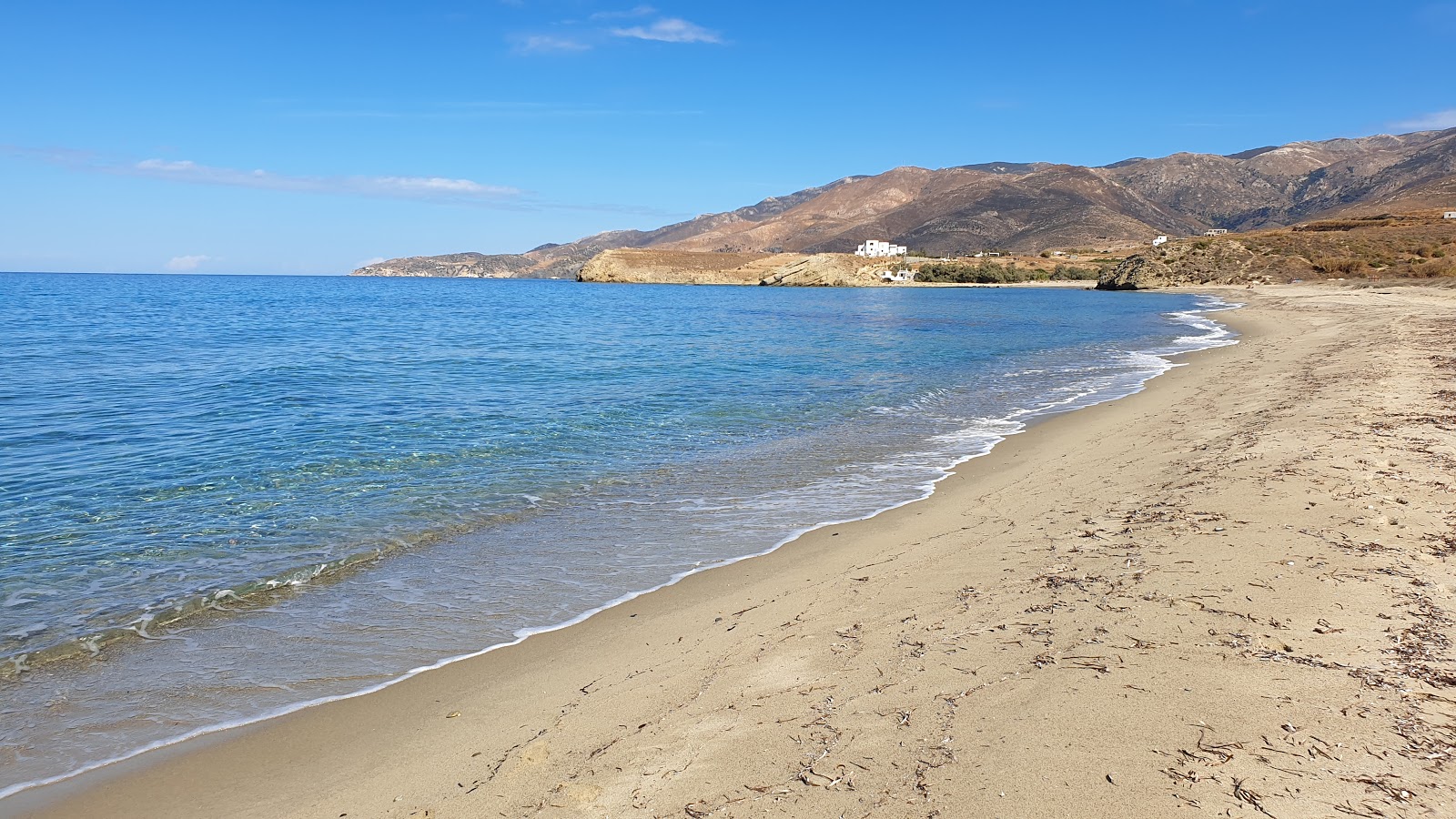 Zdjęcie Amitis beach z powierzchnią niebieska czysta woda