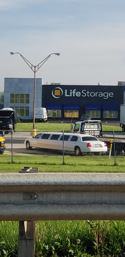 Self-Storage Facility «Life Storage», reviews and photos, 7700 W 79th St, Bridgeview, IL 60455, USA