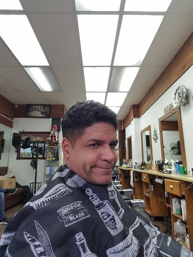 Barber Shop «Rigoberto Barber Shop», reviews and photos, 1077 Cypress Ave, Ridgewood, NY 11385, USA