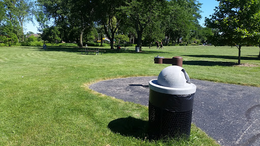 Park «Devonshire Park», reviews and photos, 4422 Greenwood St, Skokie, IL 60076, USA