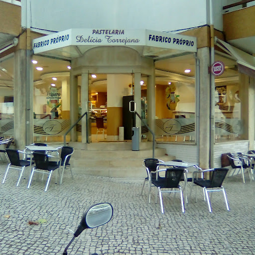 Delicia Torrejana - Fabricação e Comércio De Produtos Pastelaria no Torres Novas, Santarém