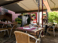 Atmosphère du Restaurant La Sirmonde à Roussillon - n°5