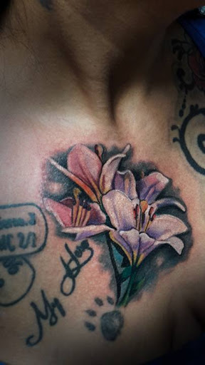 Explore dragonfly tattoo ideas for guys, creative tattoo ideas in Tulia, available at Mister Placasos Tattoo Shop