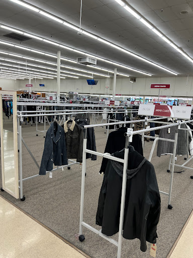 Clothing Store «Burlington Coat Factory», reviews and photos, 2035 S Robert St, West St Paul, MN 55118, USA