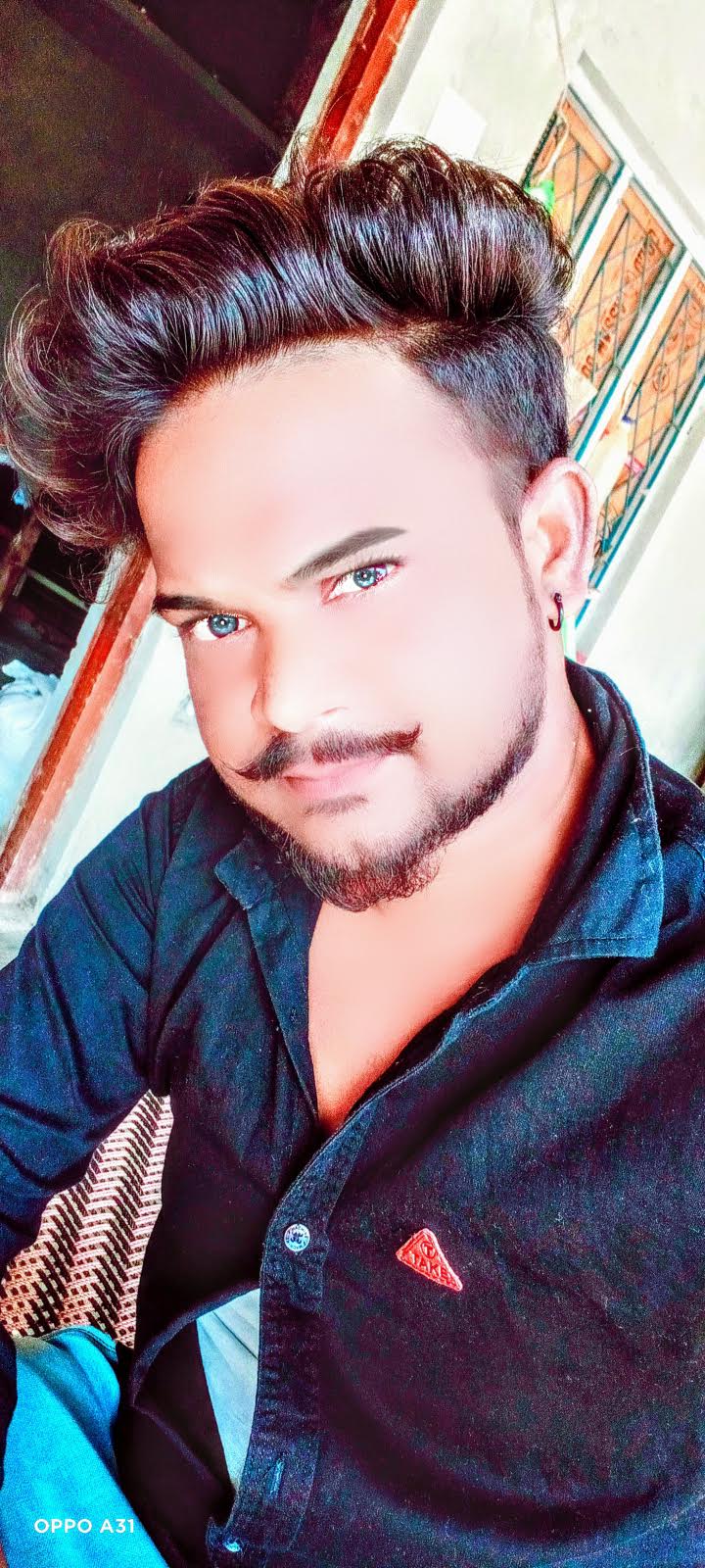 मदीना मस्जिद के पास में शरीफ भाई की दुकान