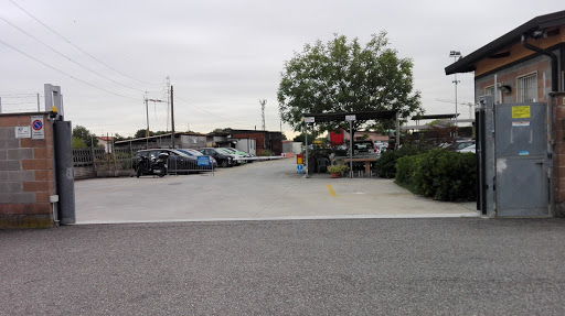 Autodemolizioni MAURO srl en Monza