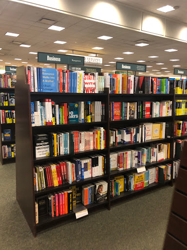Book Store «Barnes & Noble», reviews and photos, 102 Commons Dr, Geneva, IL 60134, USA