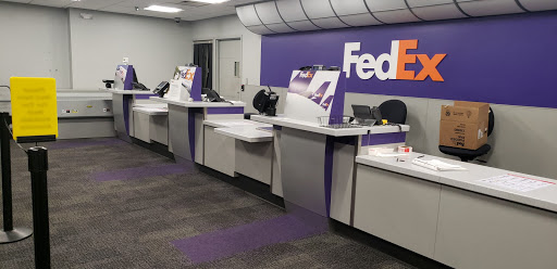 Shipping and Mailing Service «FedEx Ship Center», reviews and photos, 10781 Coursey Blvd, Baton Rouge, LA 70816, USA