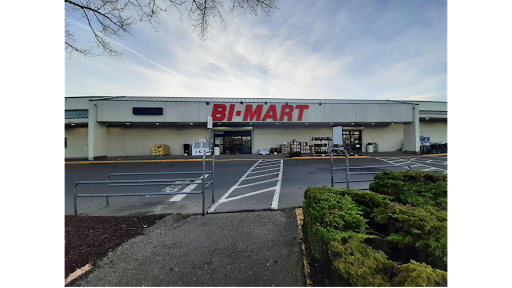 Bi-Mart, 1813 S Molalla Ave, Oregon City, OR 97045, USA, 