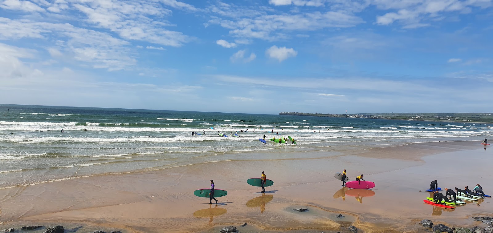 Foto von Lahinch Beach mit langer gerader strand