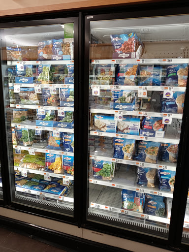 Grocery Store «Stop & Shop», reviews and photos, 105 Alewife Brook Pkwy, Somerville, MA 02144, USA