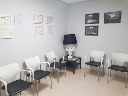 Clínica Cirugía Plástica Huesca / Dr. Valentín Yuste en Huesca, Huesca