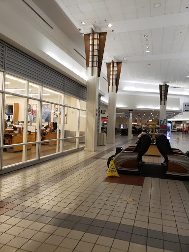 Clothing Store «Old Navy», reviews and photos, 100 Independence Way, Danvers, MA 01923, USA