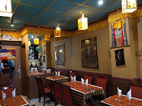 Atmosphère du Restaurant tibétain Restaurant tibétain KARMA à Paris - n°2