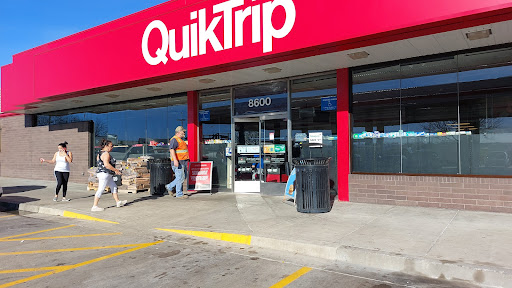 Gas Station «QuikTrip», reviews and photos, 8600 Pleasant Valley Rd, Pleasant Valley, MO 64068, USA