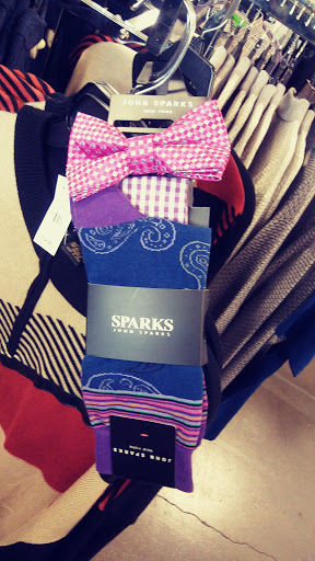 Clothing Store «K&G Fashion Superstore», reviews and photos, 3020 E 9th St, Oakland, CA 94601, USA