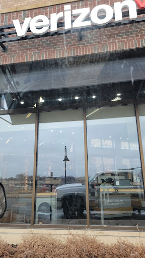 Cell Phone Store «Verizon Authorized Retailer - Wireless Zone», reviews and photos, 740 Main St #102, Mendota Heights, MN 55118, USA