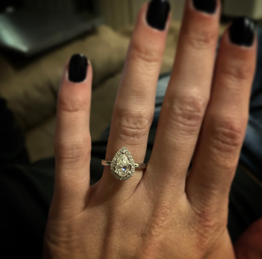 Jewelry Store «Jared The Galleria of Jewelry», reviews and photos, 16070 W Bluemound Rd, Brookfield, WI 53005, USA