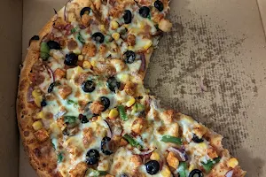 Oceana Halal pizza image