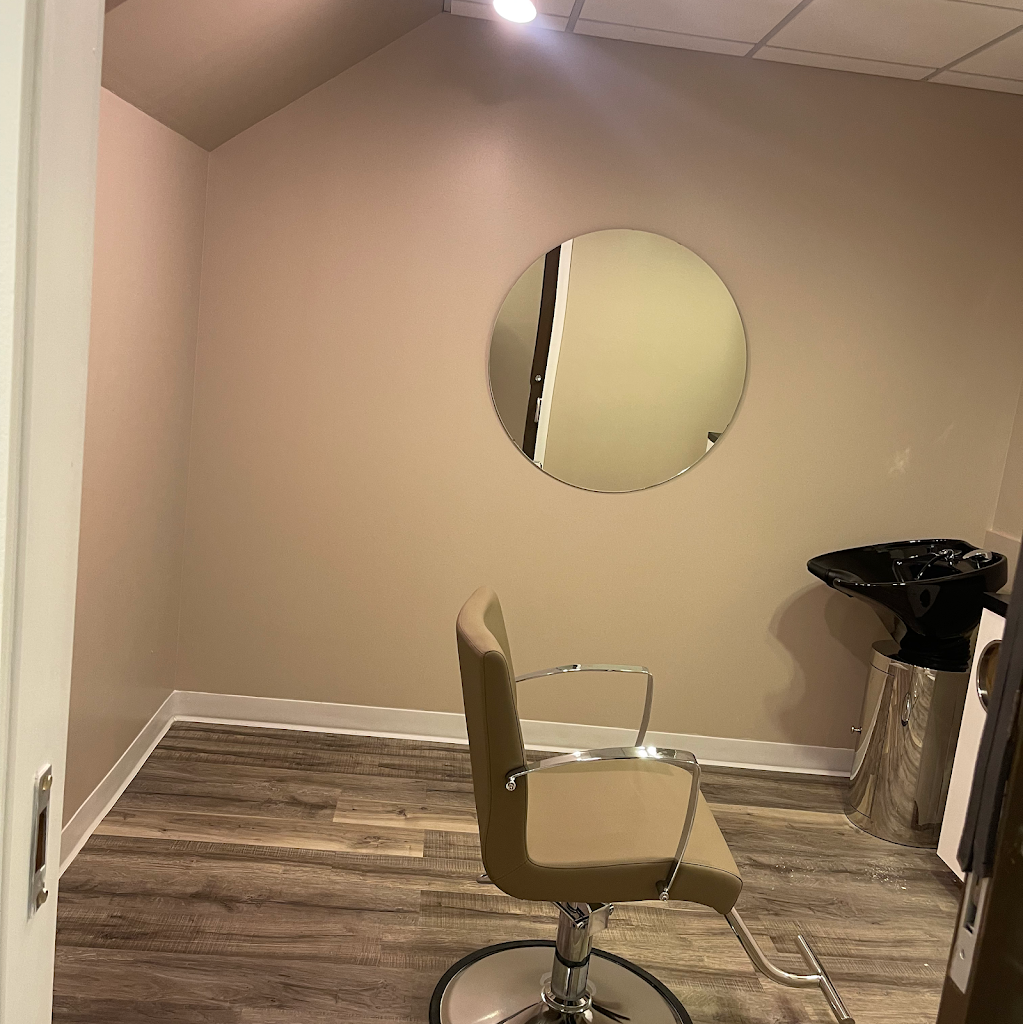 Flourish Salon Suites 63141