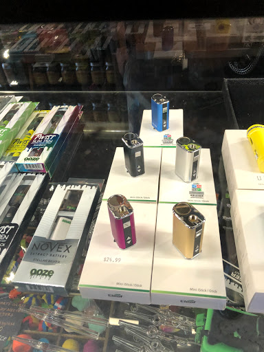 Tobacco Shop «Kazzaz Smoke Shop», reviews and photos, 6355 W Montrose Ave, Chicago, IL 60634, USA