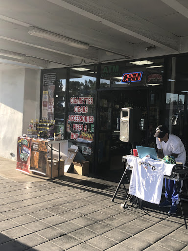 Tobacco Shop «So Cal Smoke Shop», reviews and photos, 15511 Devonshire St, Mission Hills, CA 91345, USA