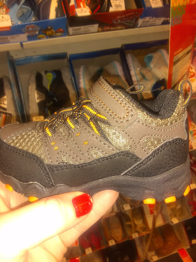 Shoe Store «Payless ShoeSource», reviews and photos, 2165 Fort St, Lincoln Park, MI 48146, USA