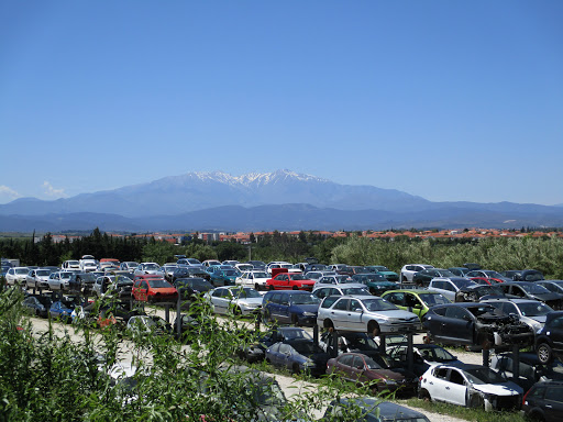 Photo 1 - AUTO PIECES 66