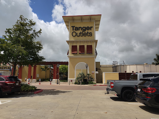 Outlet Mall «Tanger Outlet Houston», reviews and photos, 5885 Gulf Fwy, Texas City, TX 77591, USA