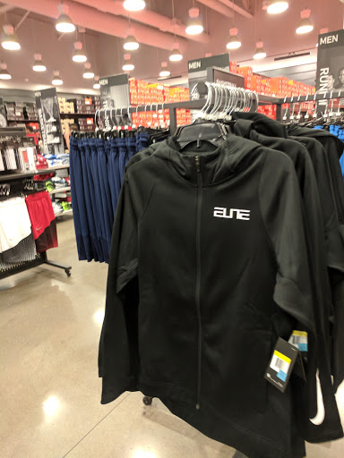 Sporting Goods Store «Nike Factory Store», reviews and photos, 447 Great Mall Dr #484, Milpitas, CA 95035, USA