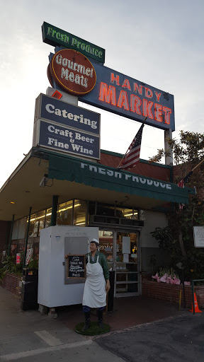 Grocery Store «Handy Market, Wine Store, Craft Beer Shop, Bottle Shop, Choice Meats», reviews and photos, 2514 W Magnolia Blvd, Burbank, CA 91505, USA