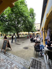Atmosphère du Restaurant végétalien le VG d'Arles - restauration et coffee shop 100% vegan et biologique - n°3
