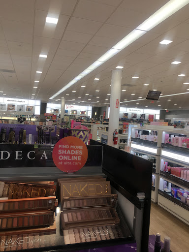 Cosmetics Store «Ulta Beauty», reviews and photos, 3839 Emery St #200, Emeryville, CA 94608, USA