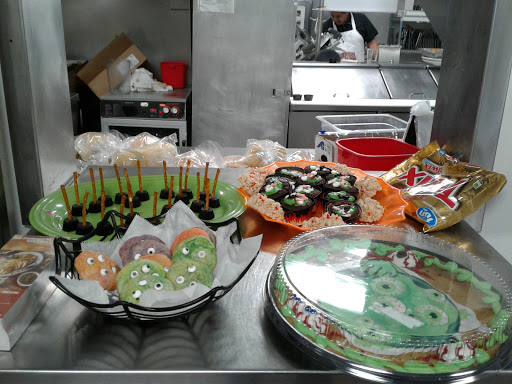 American Restaurant «Cracker Barrel Old Country Store», reviews and photos, 34 Tunnel Rd, Asheville, NC 28805, USA